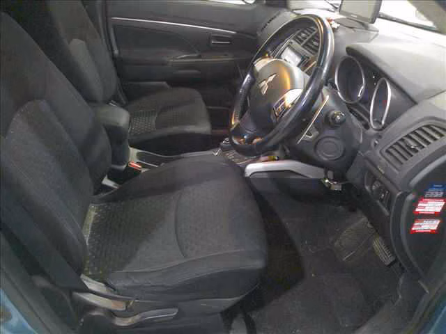 MITSUBISHI RVR