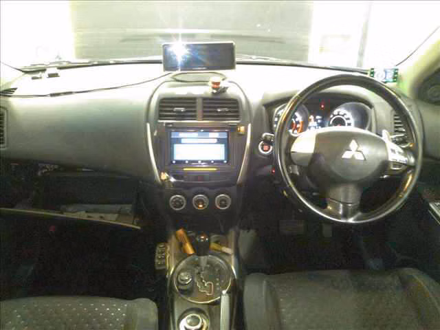 MITSUBISHI RVR