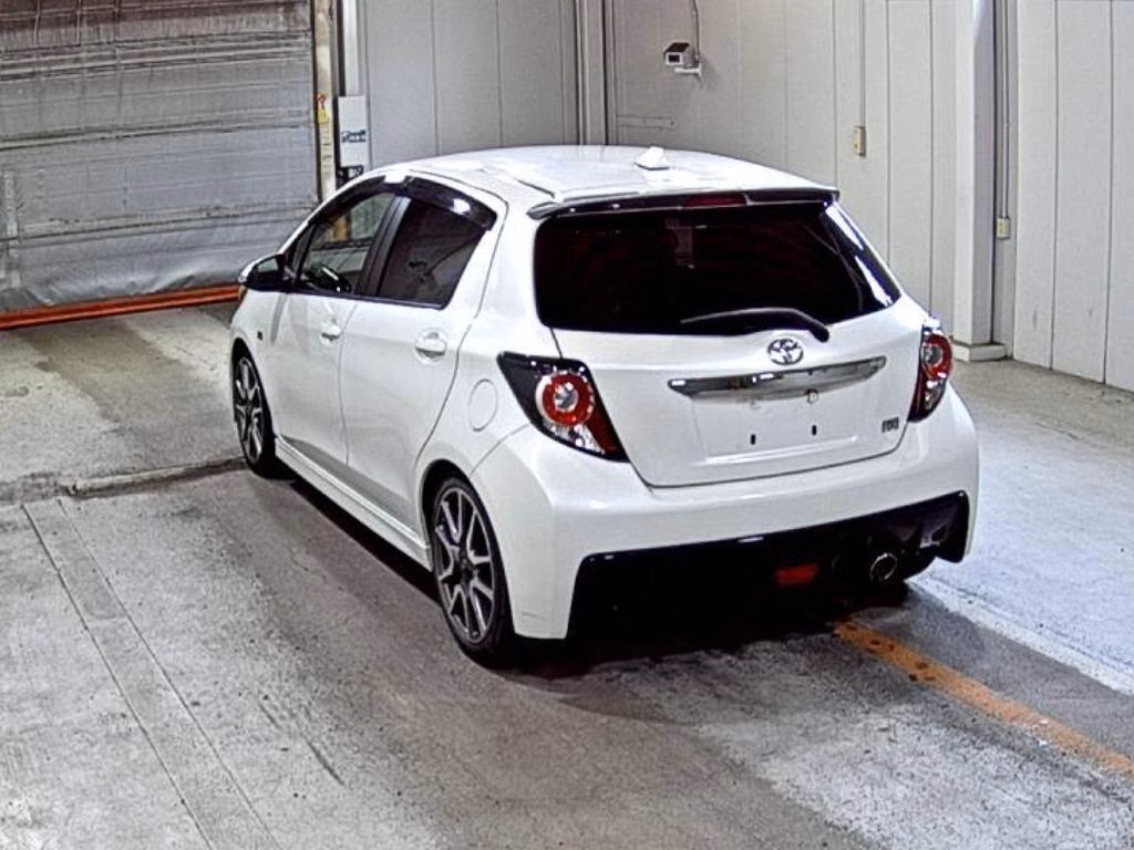 TOYOTA VITZ