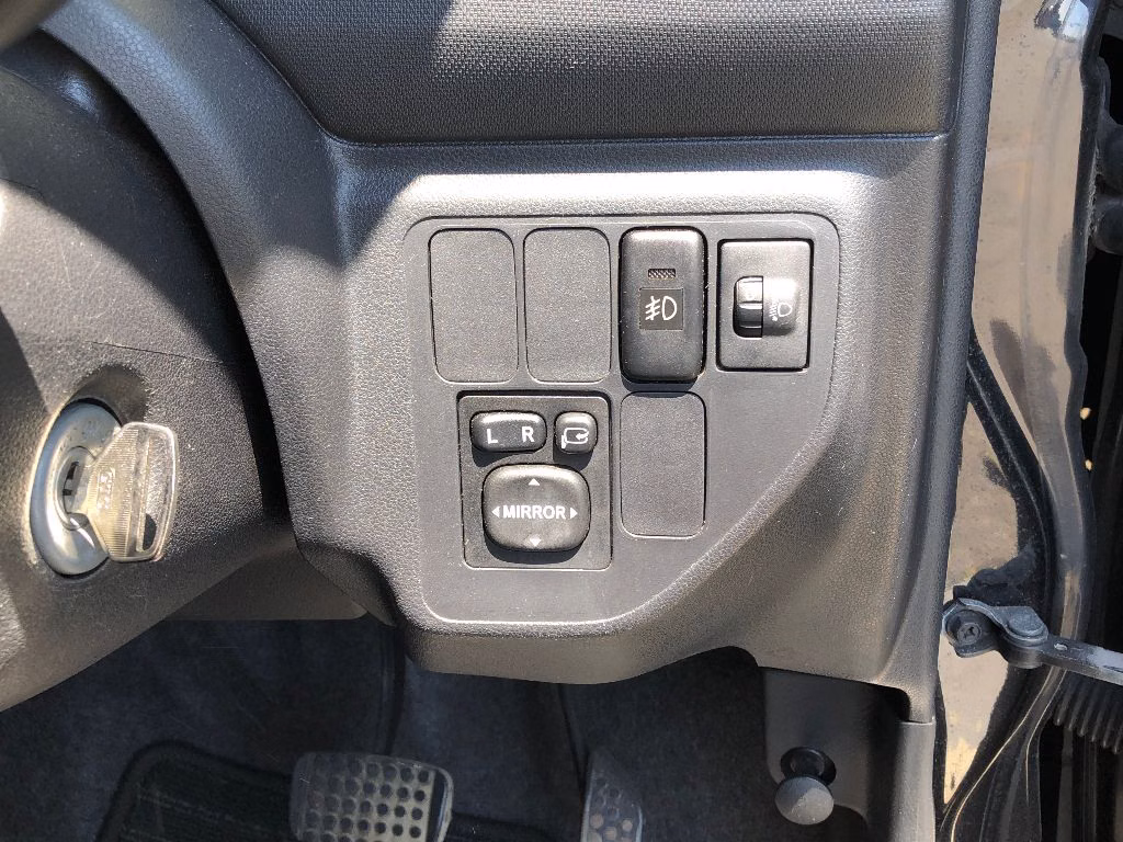 DAIHATSU ESSE