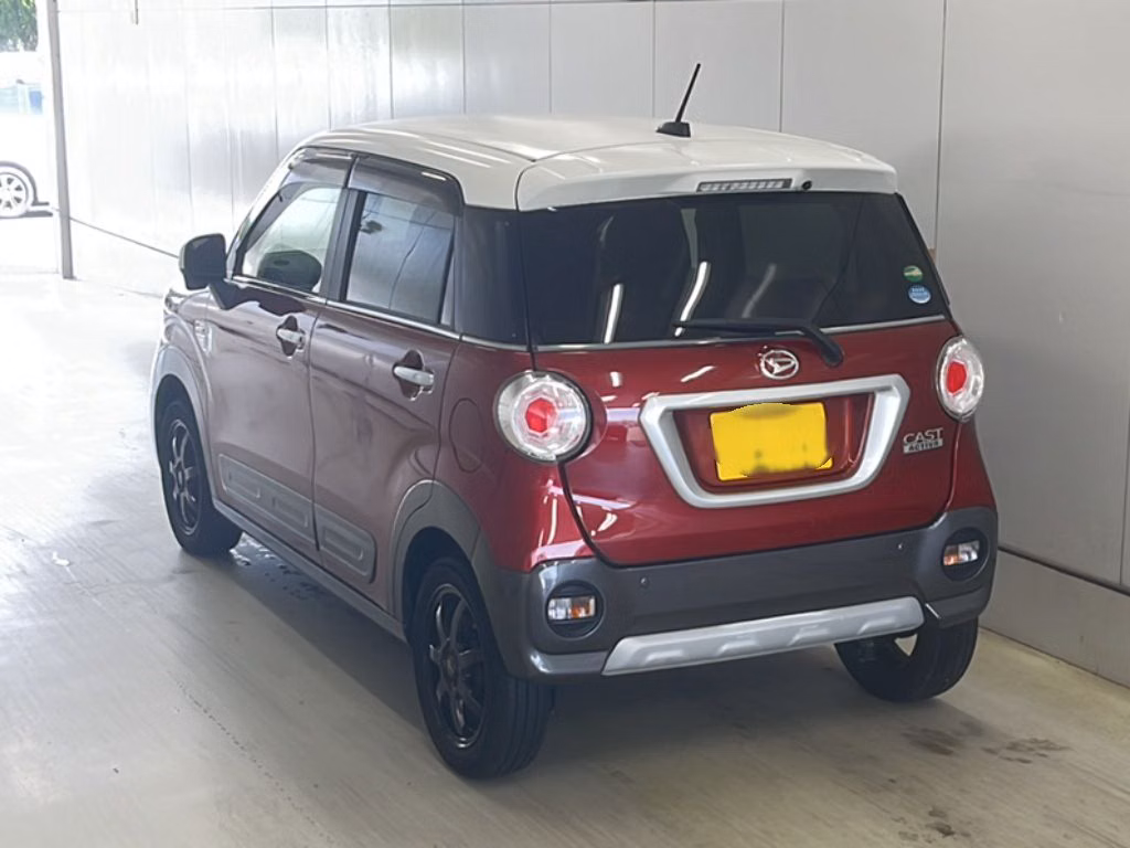 DAIHATSU CAST