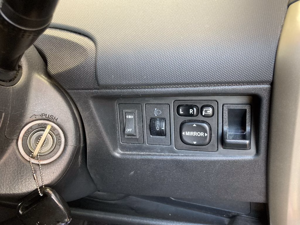 TOYOTA IST