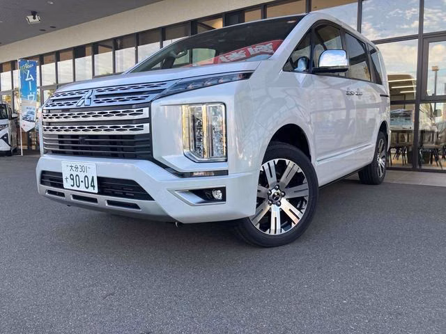 MITSUBISHI DELICA D:5