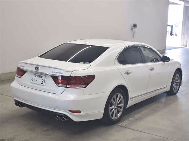 LEXUS LS600H