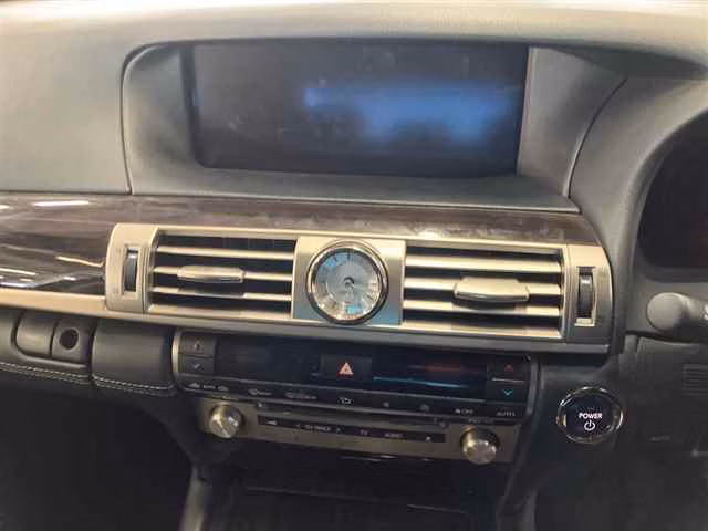 LEXUS LS600H