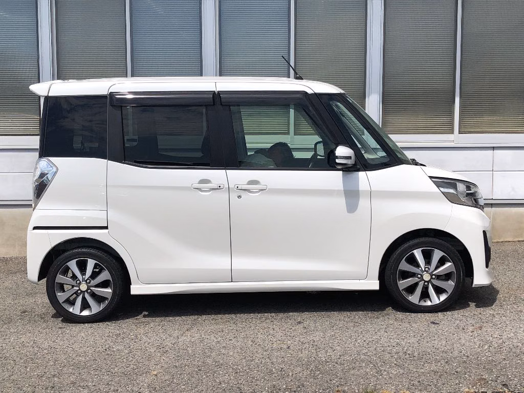 MITSUBISHI EK SPACE