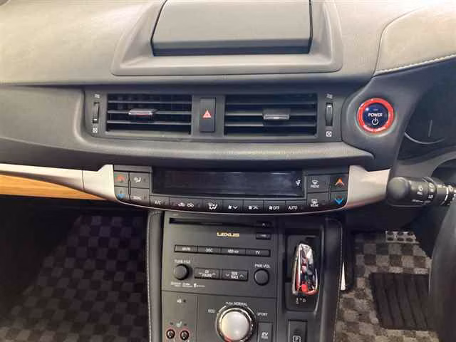 LEXUS CT200H