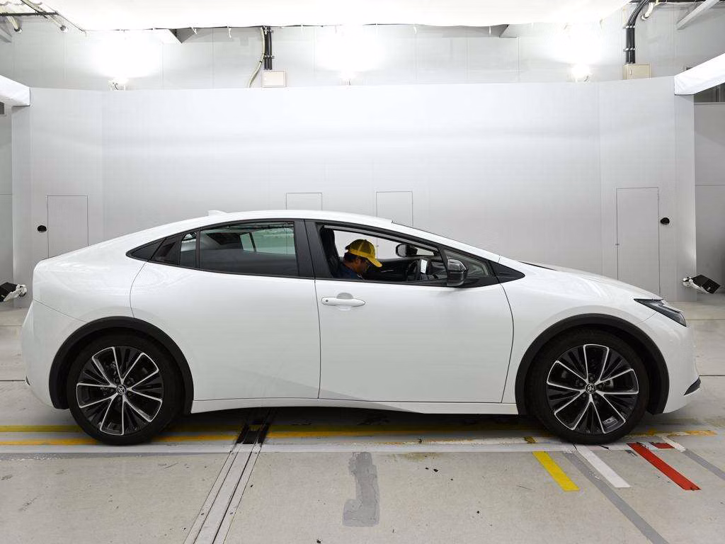 TOYOTA PRIUS