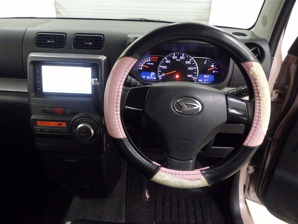 DAIHATSU MOVE CONTE