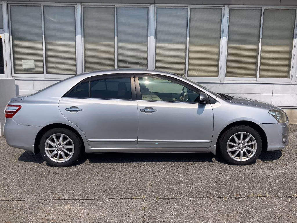 TOYOTA PREMIO