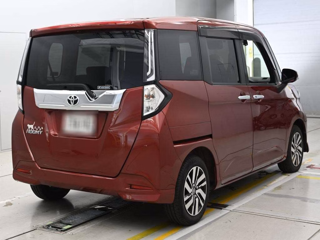 TOYOTA ROOMY