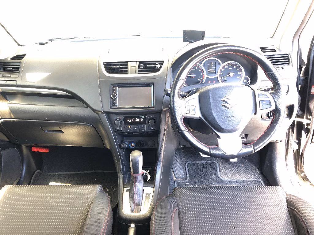 SUZUKI SWIFT