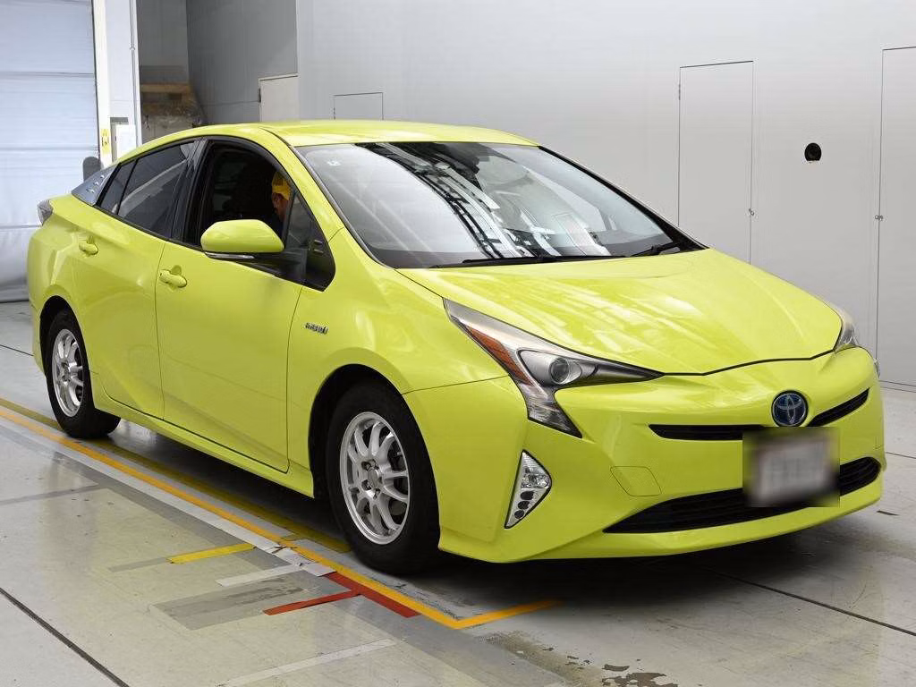 TOYOTA PRIUS