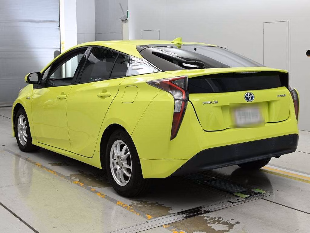 TOYOTA PRIUS
