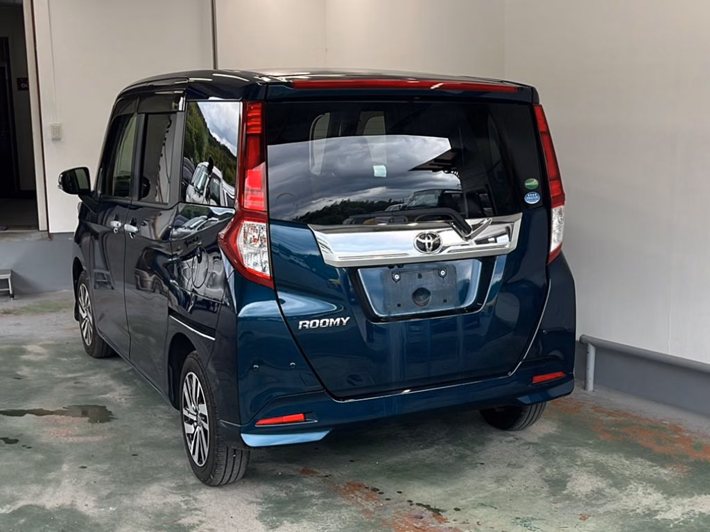 TOYOTA ROOMY