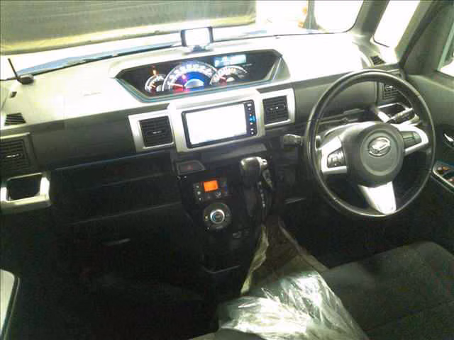 DAIHATSU WAKE