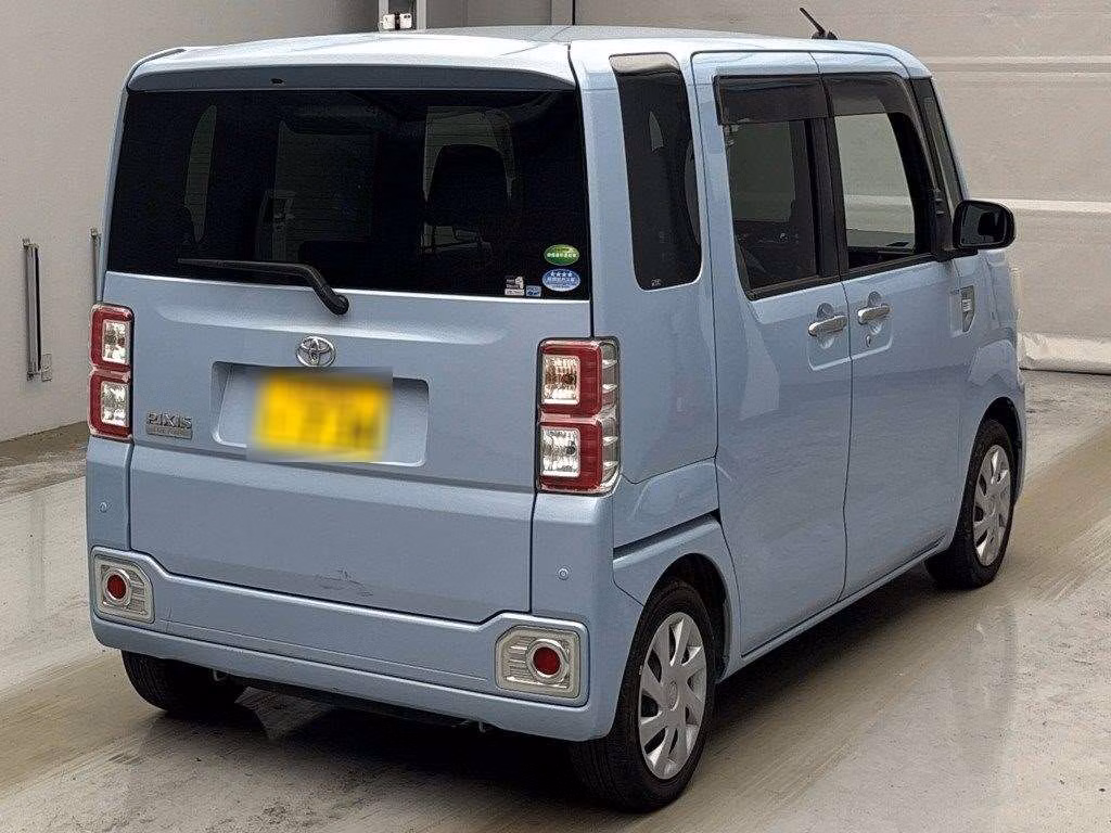 TOYOTA PIXIS MEGA