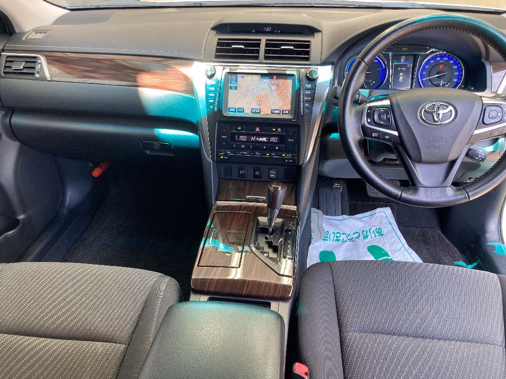 TOYOTA CAMRY