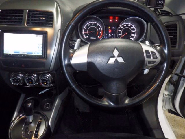 MITSUBISHI RVR