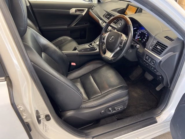 LEXUS CT200H