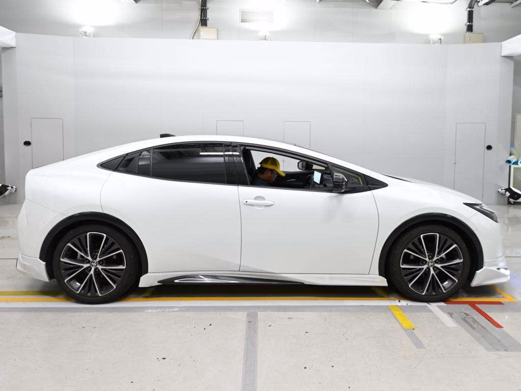 TOYOTA PRIUS