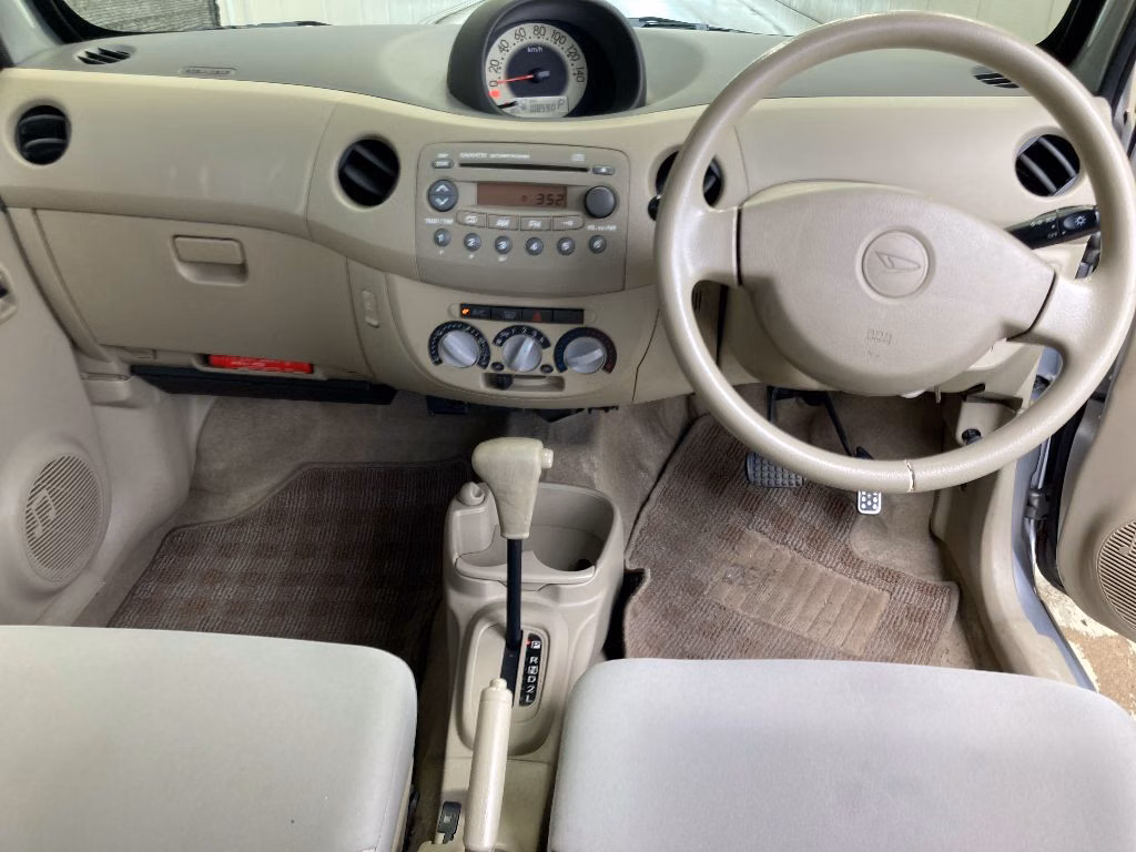 DAIHATSU ESSE
