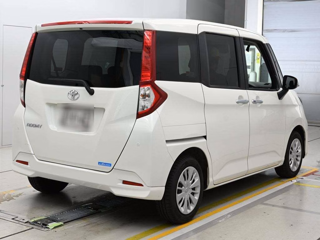 TOYOTA ROOMY