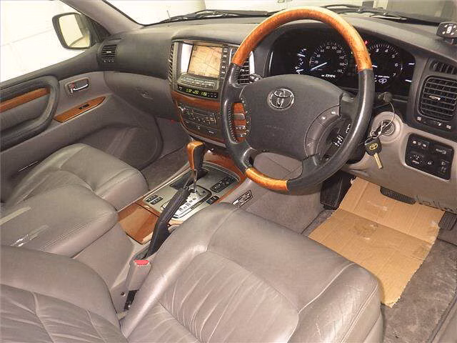 TOYOTA LAND CRUISER