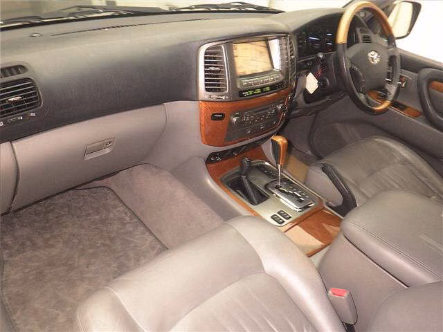TOYOTA LAND CRUISER
