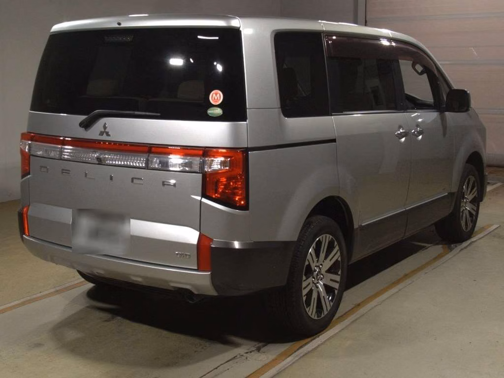 MITSUBISHI DELICA D:5
