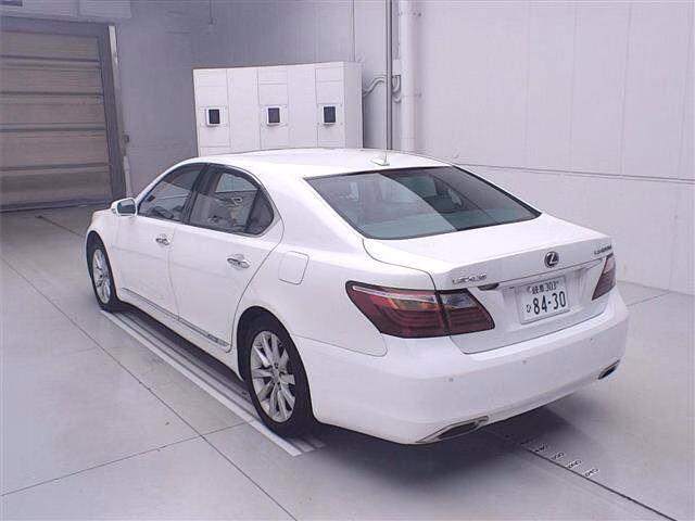LEXUS LS600H