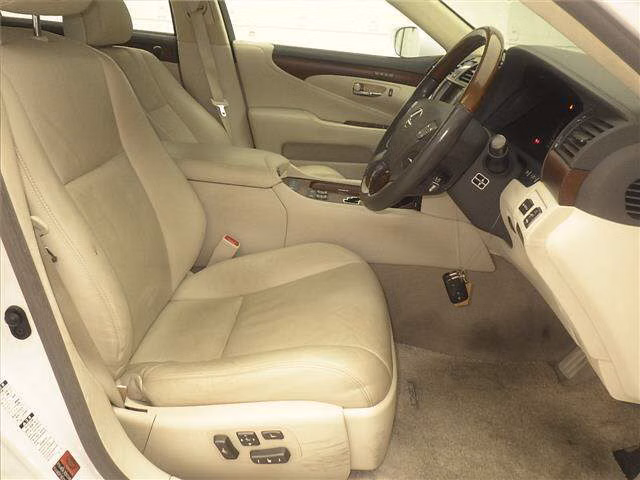 LEXUS LS600H