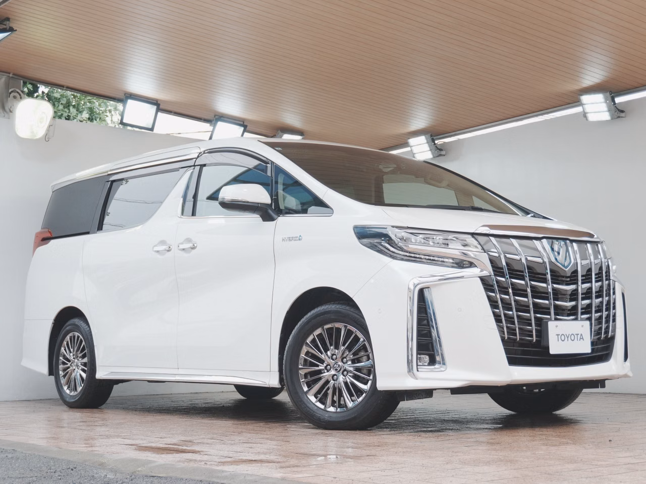 TOYOTA ALPHARD