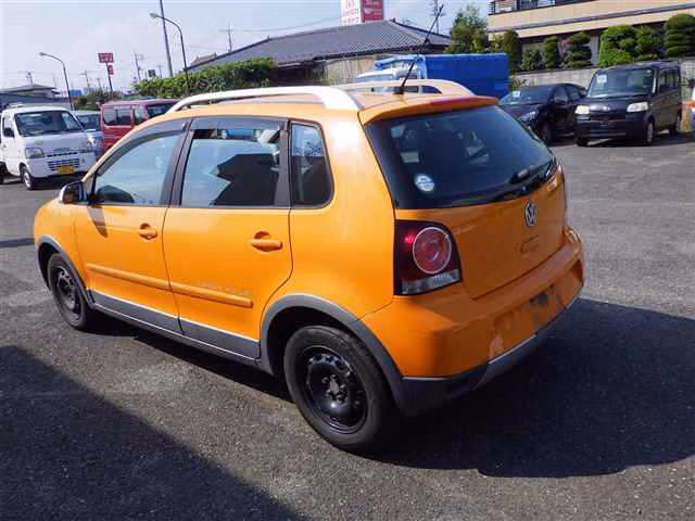 VOLKSWAGEN POLO