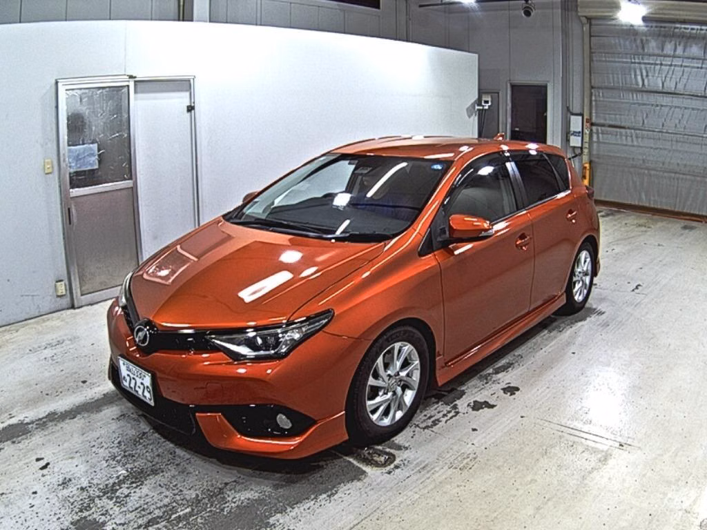 TOYOTA AURIS