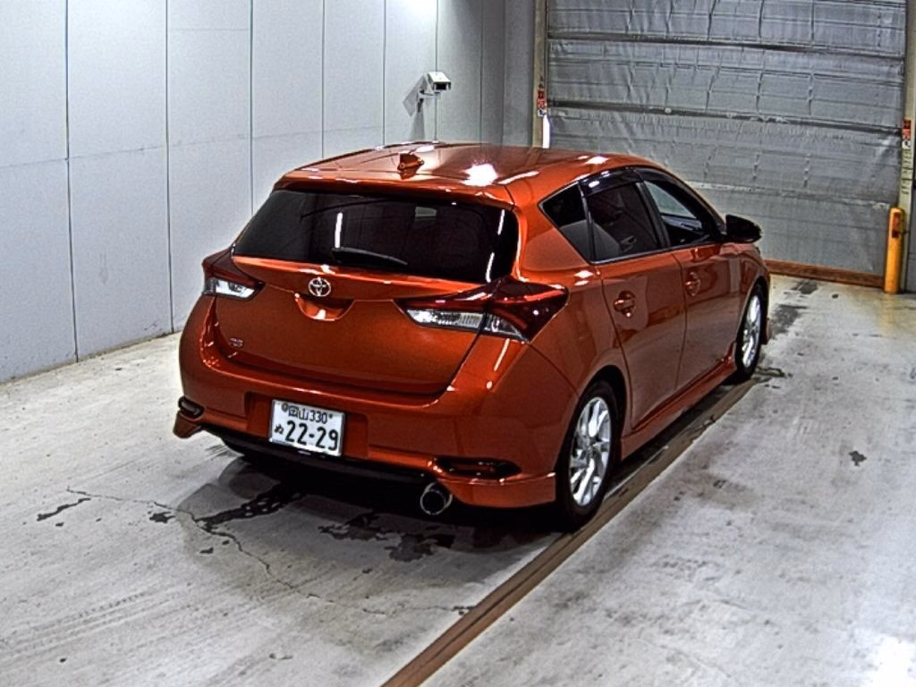 TOYOTA AURIS