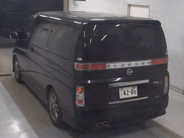 NISSAN ELGRAND