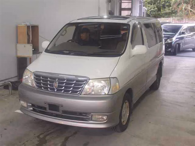 TOYOTA GRAND HIACE