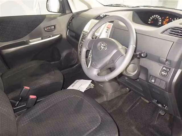 TOYOTA RACTIS
