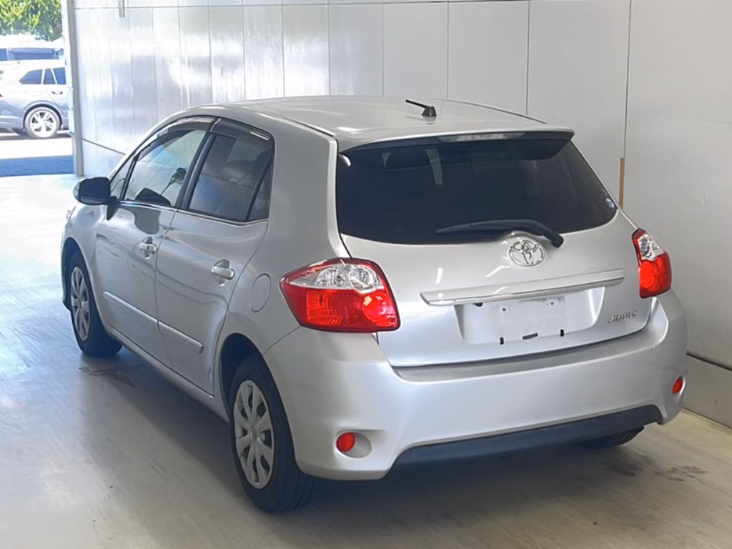 TOYOTA AURIS