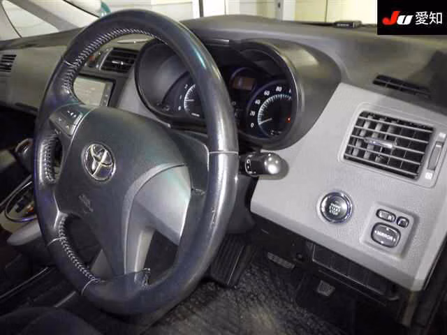 TOYOTA MARK X ZIO