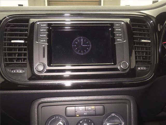 VOLKSWAGEN BEETLE