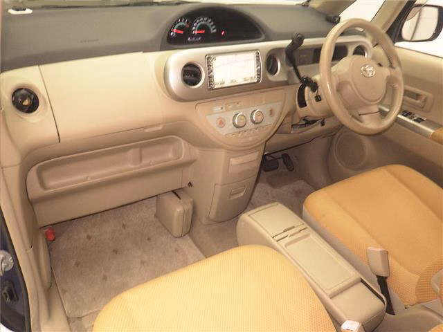 TOYOTA PORTE
