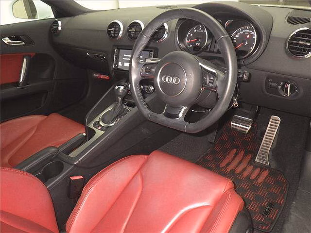 AUDI TT