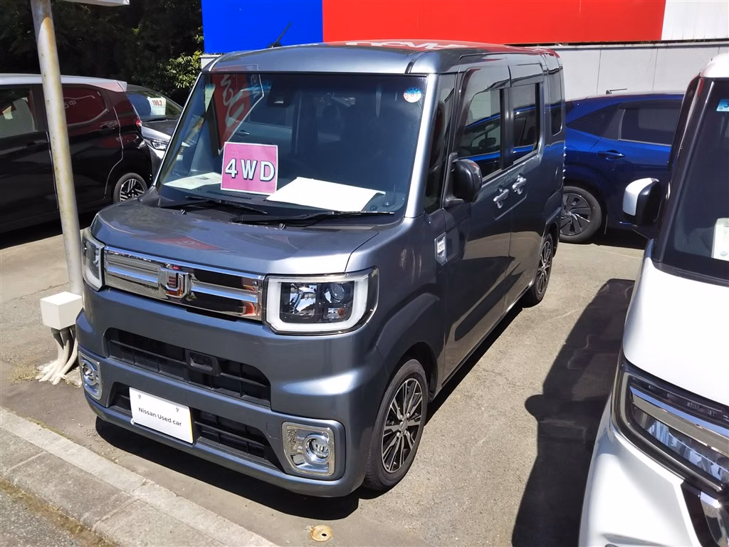 DAIHATSU WAKE