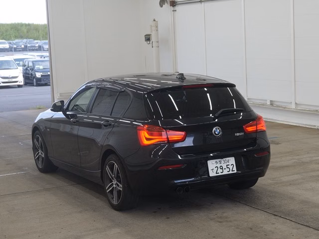 BMW 1-SERIES