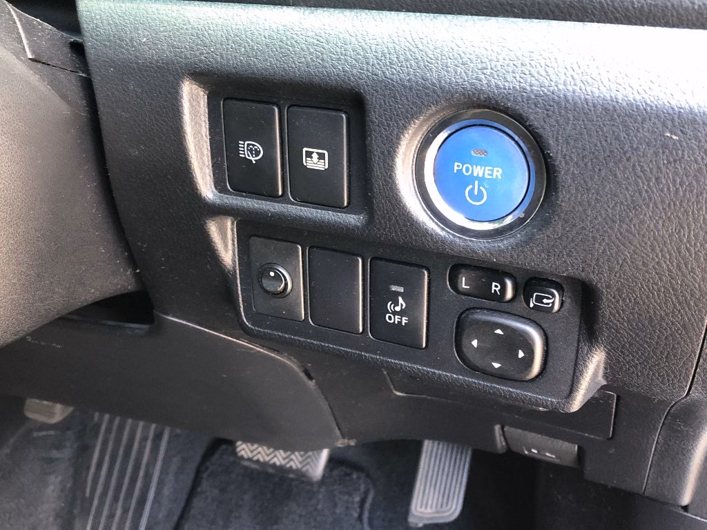 TOYOTA SAI