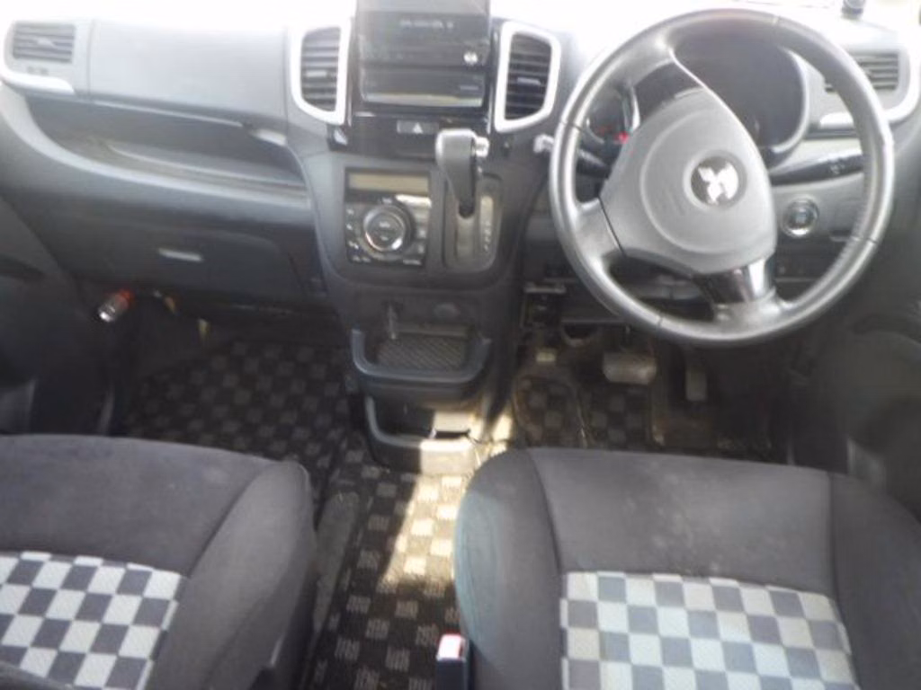 MITSUBISHI DELICA D:2