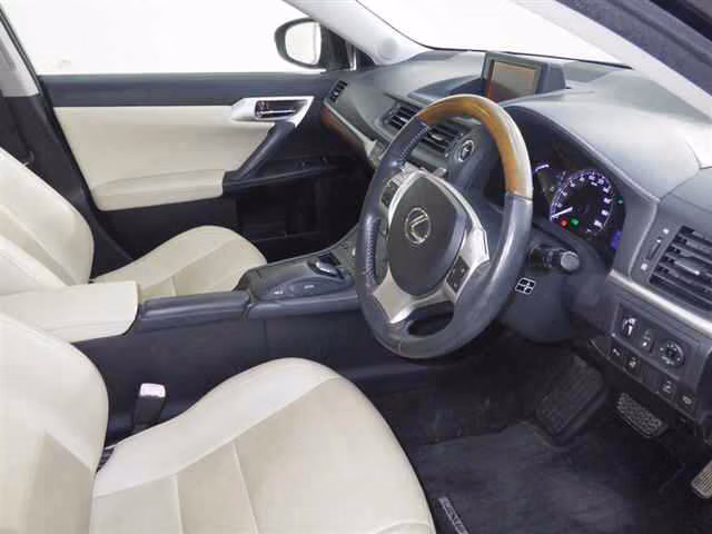 LEXUS CT200H