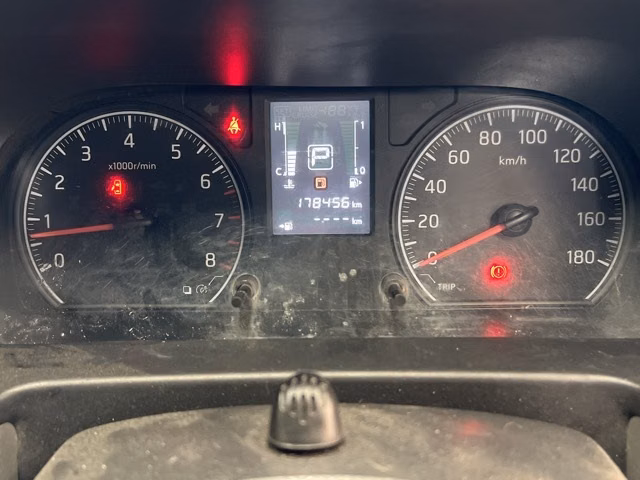 NISSAN NV350 CARAVAN